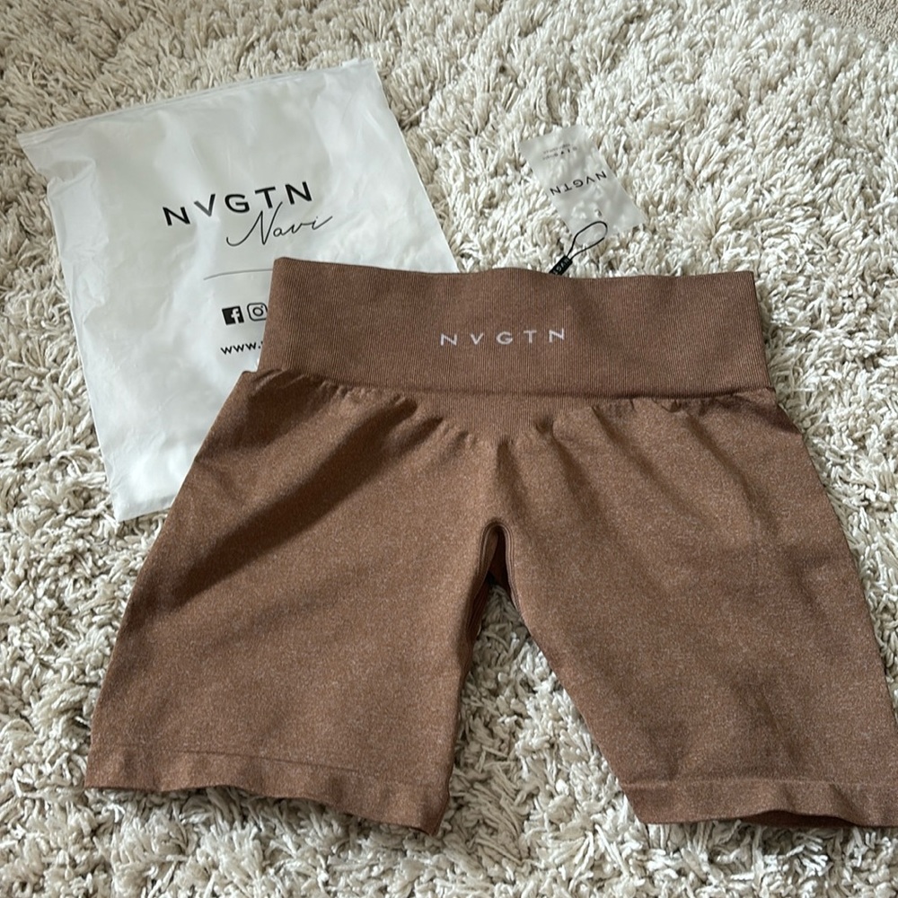 BNWT mocha nvgtn shorts